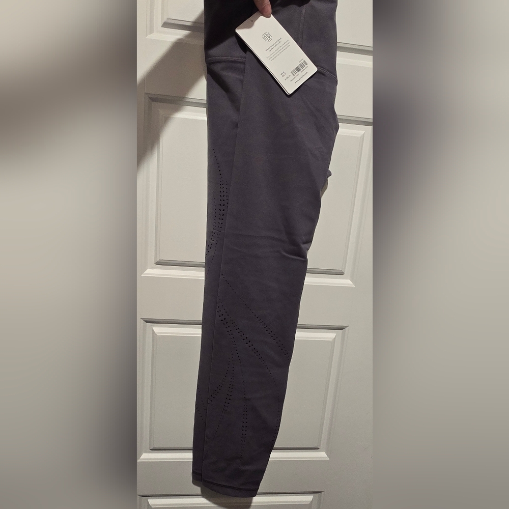 Brand New With Tags Athleta Purple Leggings - Size Small & Color - Amethyst